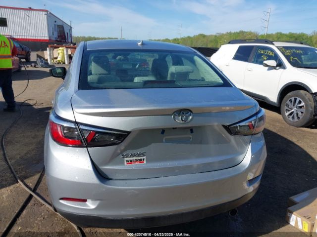 3MYDLBYV5KY502386 Toyota YARIS LE