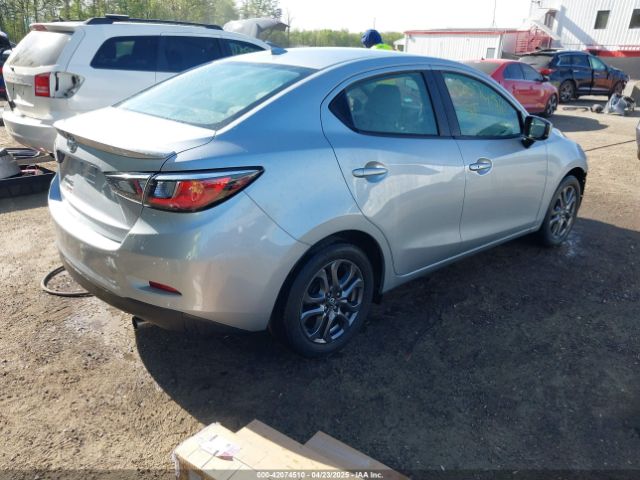 3MYDLBYV5KY502386 Toyota YARIS LE