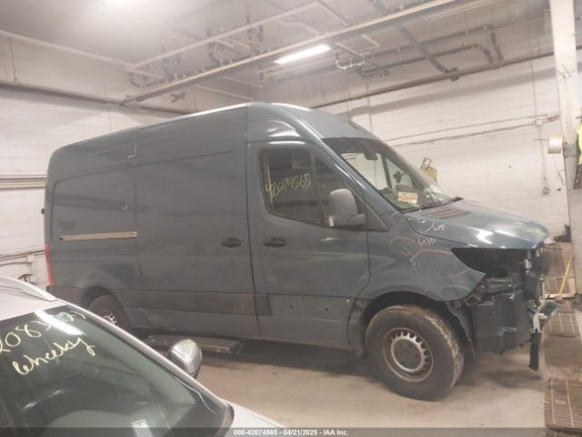 WD4PF0CD1KT004884 Mercedes-Benz Sprinter 2500 High Roof V6/standard Roof V6