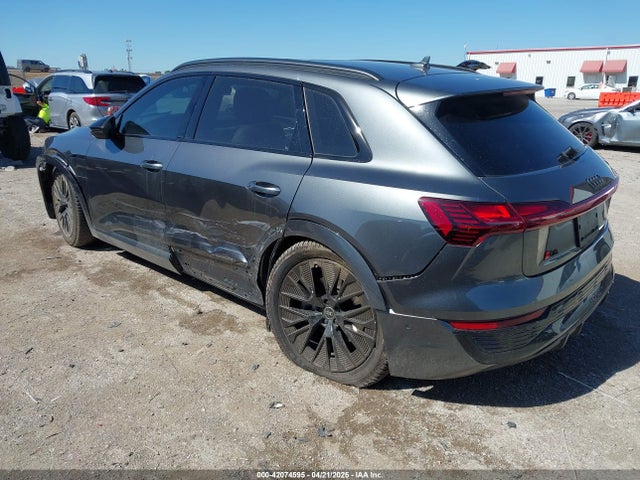 2024 AUDI Q8 E-TRON WA16AAGE4RB022187 Photo 2