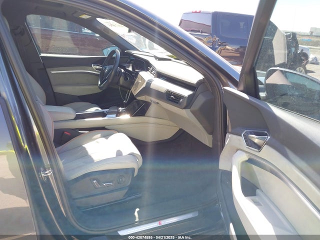 2024 AUDI Q8 E-TRON WA16AAGE4RB022187 Photo 4