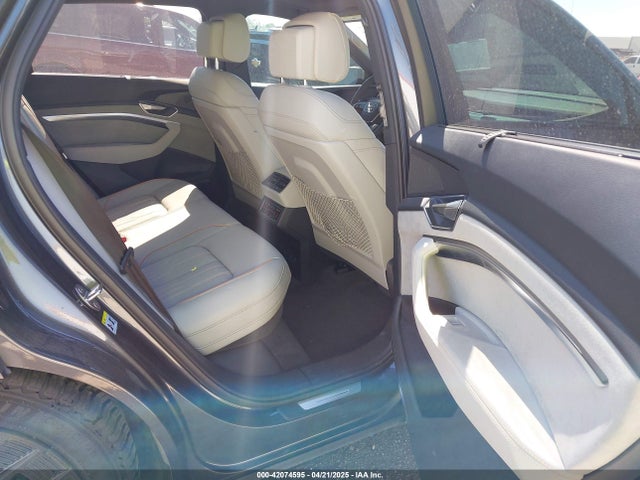 2024 AUDI Q8 E-TRON WA16AAGE4RB022187 Photo 7