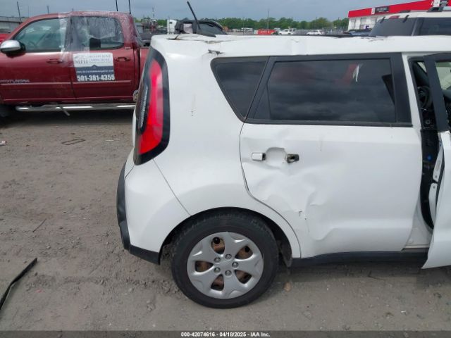 KNDJN2A22F7118956 KIA Soul