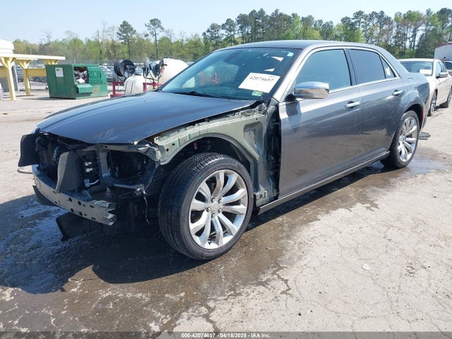 Chrysler 300 2019 2C3CCAEG3KH528585 Image 2