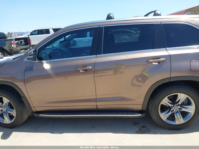 Toyota Highlander Limited Platinum 2018 5TDYZRFH7JS269654 Image 14