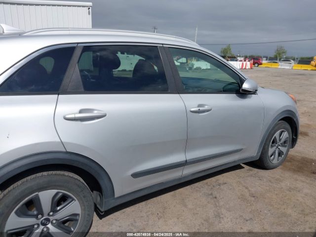 KNDCC3LC6J5148315 KIA NIRO EX