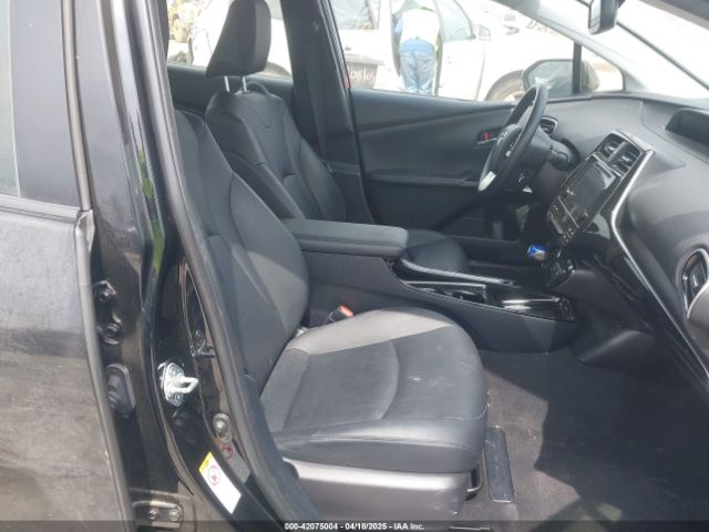 JTDKARFUXH3041931 Toyota Prius Four