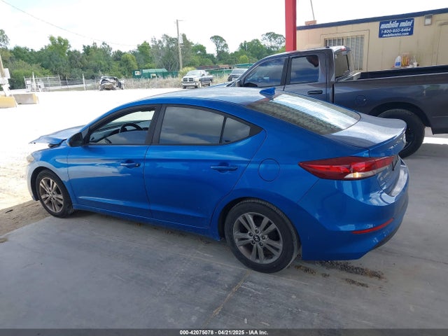 KMHD84LF2HU165520 Hyundai ELANTRA SE