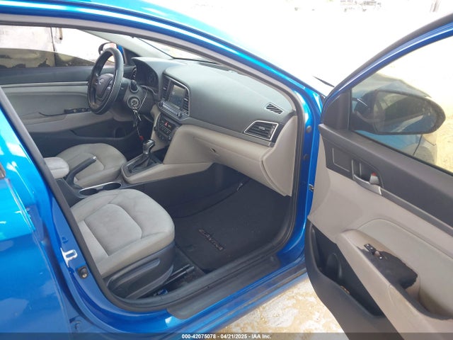 KMHD84LF2HU165520 Hyundai ELANTRA SE