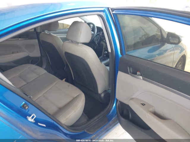 KMHD84LF2HU165520 Hyundai ELANTRA SE