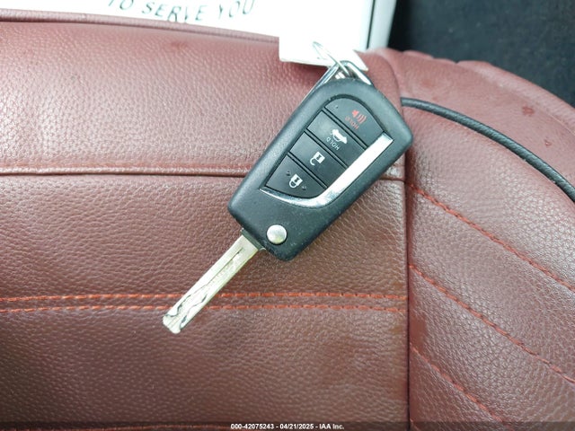 4T1G11AK1MU458190 Toyota CAMRY SE