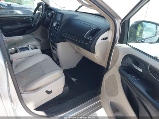 2011 CHRYSLER TOWN & COUNTRY 2A4RR8DG5BR758678 Photo 4