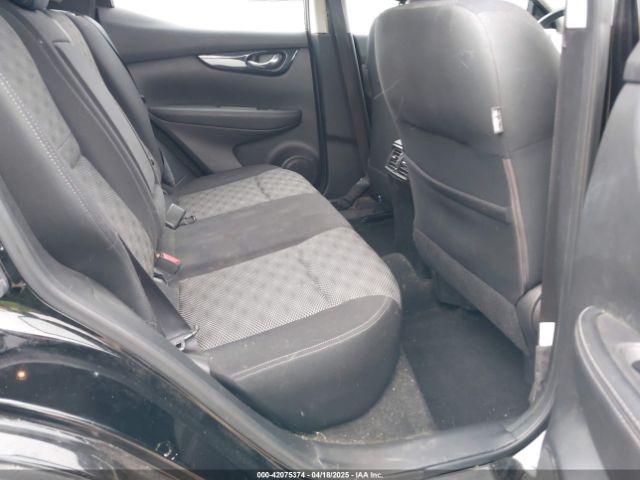 JN1BJ1CP2HW017219 Nissan Rogue Sport Sv