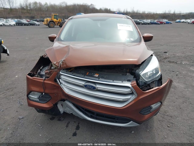 1FMCU9GD5HUA57132 Ford ESCAPE SE