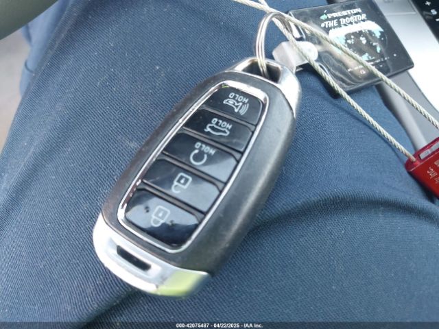 5NPLM4AGXMH011858 Hyundai ELANTRA SEL