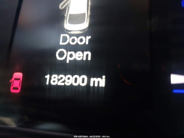1C3CCCAB8GN109121 Chrysler 200 Limited