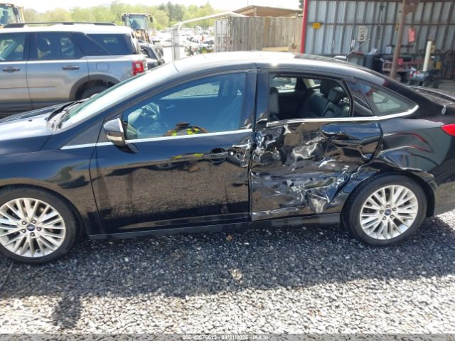 1FADP3J28GL393422 Ford Focus Titanium