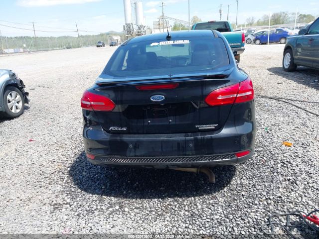 1FADP3J28GL393422 Ford Focus Titanium