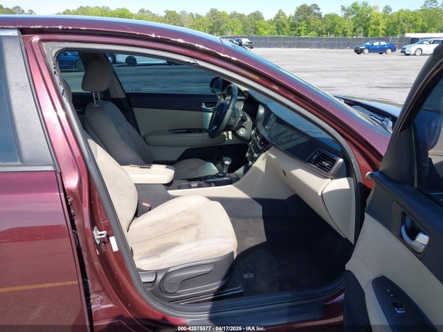 5XXGT4L30JG250681 KIA Optima Lx