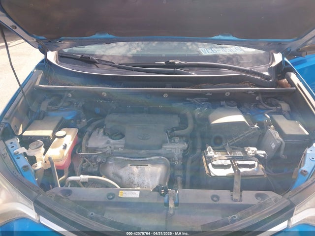 2T3ZFREV5GW246045 Toyota RAV4 LE
