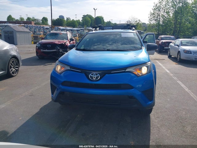 2T3ZFREV5GW246045 Toyota RAV4 LE