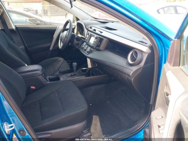 2T3ZFREV5GW246045 Toyota RAV4 LE