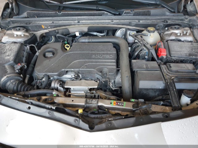 1G1ZD5ST4NF109252 Chevrolet Malibu Fwd Lt