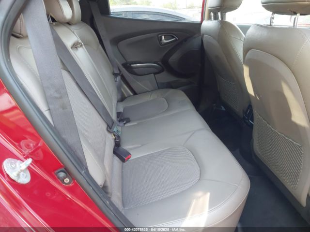KM8JU3AG4FU117809 Hyundai TUCSON SE