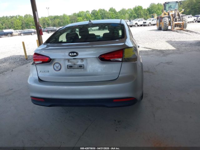 3KPFL4A76JE268760 KIA FORTE LX