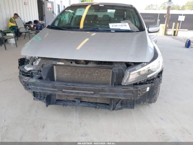 3KPFL4A76JE268760 KIA FORTE LX