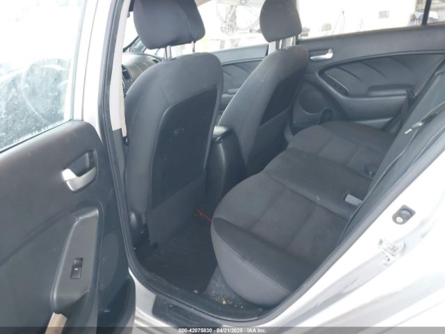3KPFL4A76JE268760 KIA FORTE LX