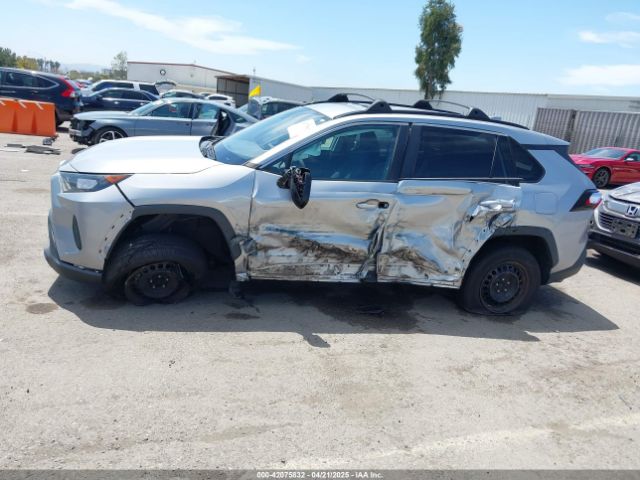 2T3H1RFV3LC084341 Toyota RAV4 LE