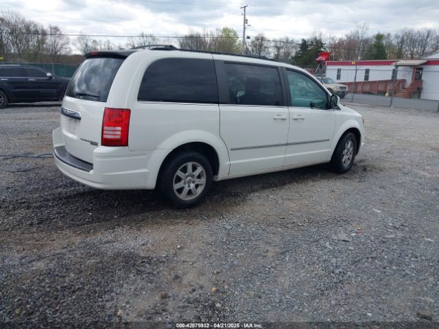 2010 CHRYSLER TOWN & COUNTRY 2A4RR5D17AR463316 Photo 3