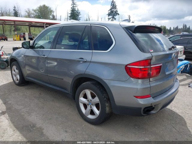 2011 BMW X5 5UXZV8C58BLL67713 Photo 2