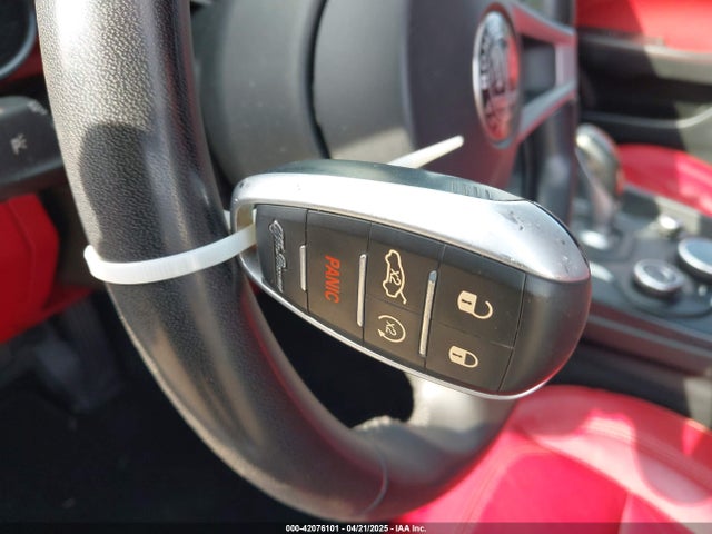 ZARFAEBN1H7556386 Alfa Romeo giulia (952)