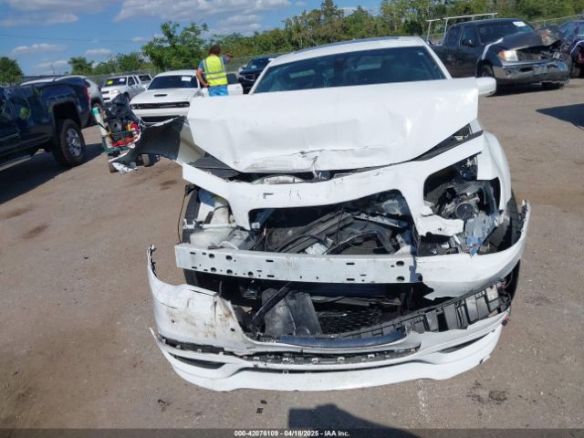 2C3CCABG2JH240298 Chrysler 300 300s