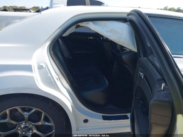 2C3CCABG2JH240298 Chrysler 300 300s