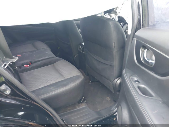 JN8AT2MV8HW250211 Nissan ROGUE S