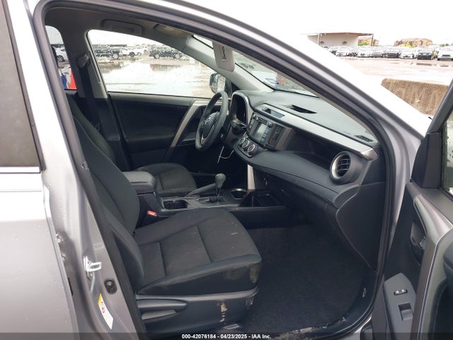 JTMBFREV3JD231159 Toyota RAV4 LE