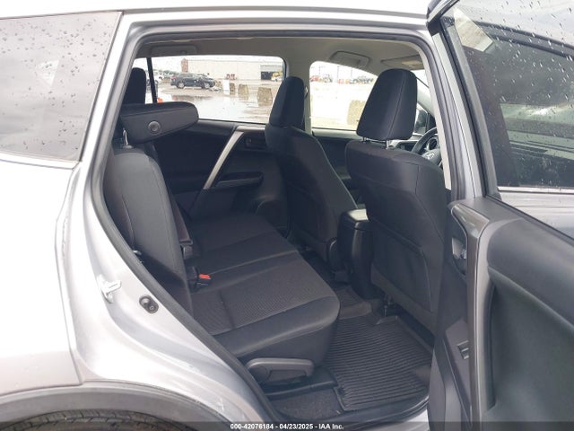 JTMBFREV3JD231159 Toyota RAV4 LE