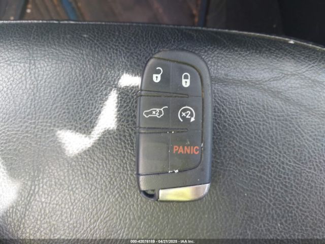3C4NJDCB7JT210770 Jeep Compass Limited 4x4