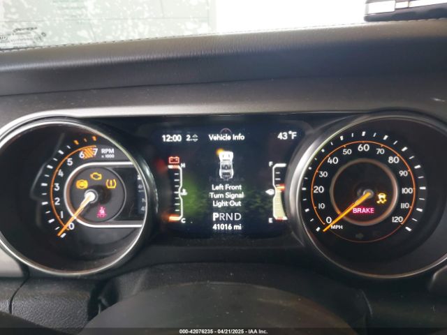 1C4HJXEN0KW540591 Jeep Wrangler Unlimited Sahara 4x4