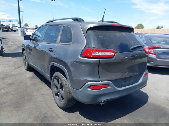 1C4PJLCB8JD568422 Jeep Cherokee Latitude Fwd