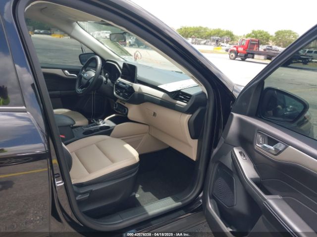 1FMCU0CZ2MUA69178 Ford Escape Sel Hybrid