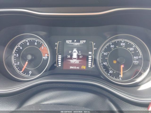 1C4PJLCXXKD396679 Jeep Cherokee Latitude Fwd