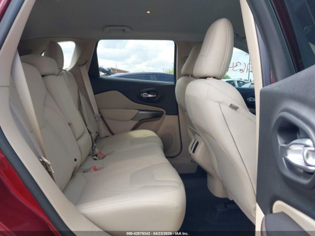 1C4PJLCXXKD396679 Jeep Cherokee Latitude Fwd