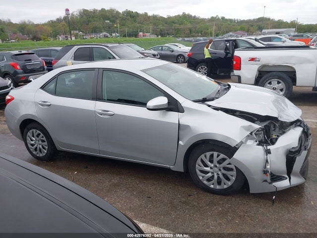 2T1BURHE5HC885105 Toyota COROLLA LE