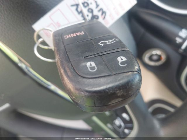 1C3CCCFB6GN147052 Chrysler 200 LX