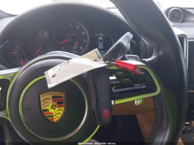 2018 PORSCHE CAYENNE WP1AA2A29JKA02573 Photo 10