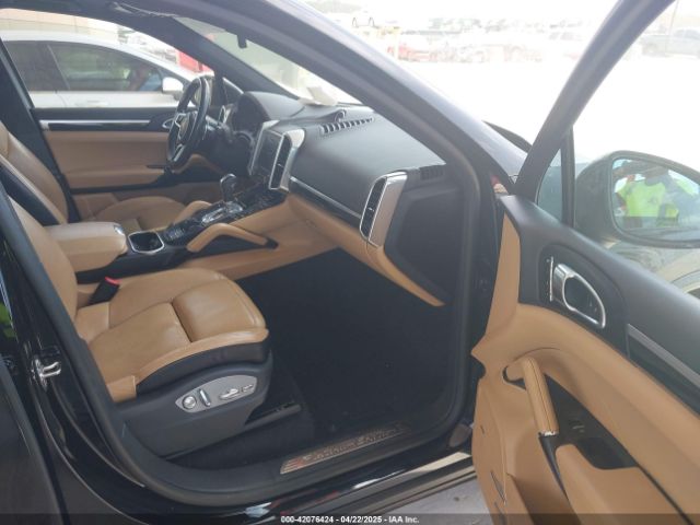 2018 PORSCHE CAYENNE WP1AA2A29JKA02573 Photo 4